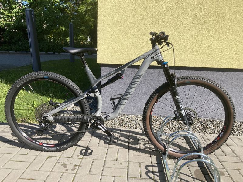 Canyon Neuron 7 AI trail-bike ve skvělém stavu L
