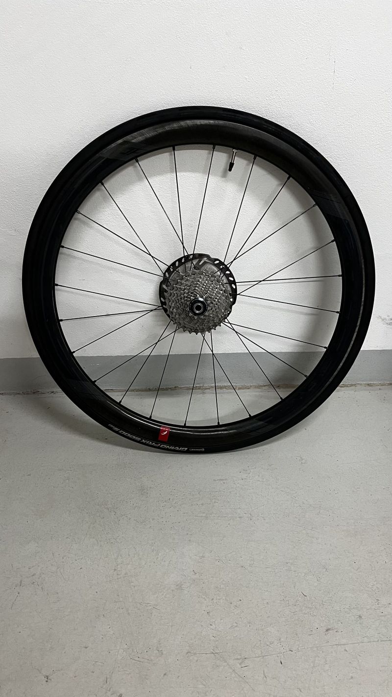 Prodám použité zapletené zadní kolo Fulcrum Wind40 DB