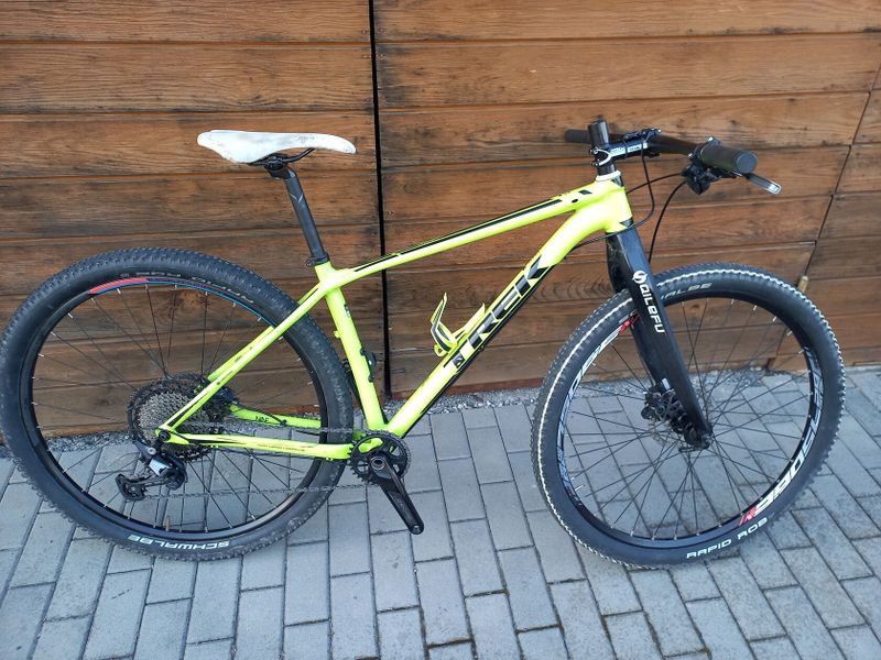 TREK Superfly, kompletní sada Shimano Deore 1x12 sp., pevná karbonová vidlice