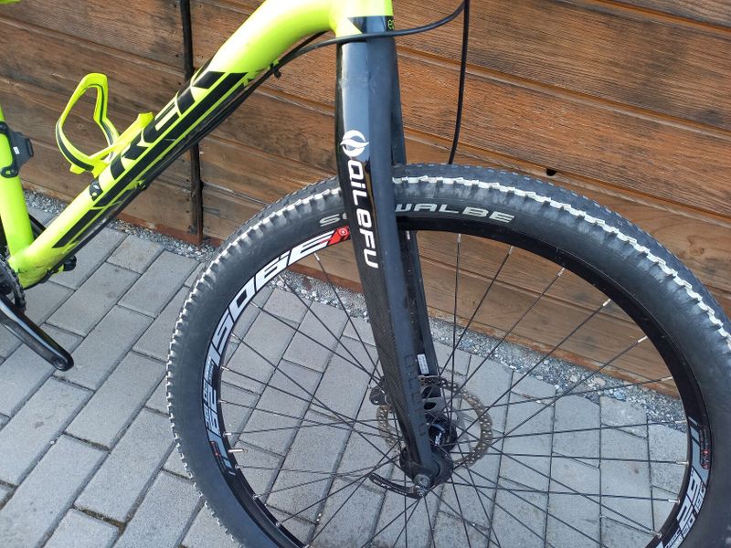 TREK Superfly, kompletní sada Shimano Deore 1x12 sp., pevná karbonová vidlice