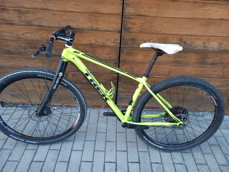 TREK Superfly, kompletní sada Shimano Deore 1x12 sp., pevná karbonová vidlice