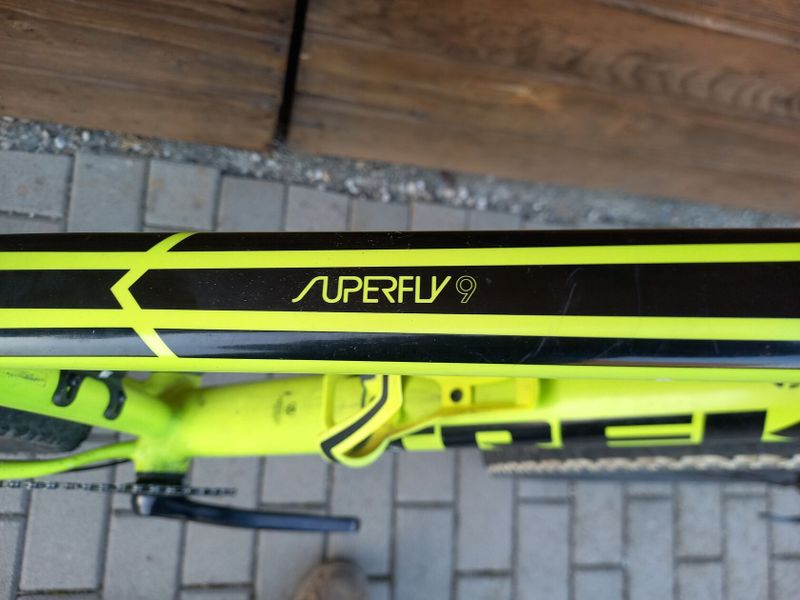 TREK Superfly, kompletní sada Shimano Deore 1x12 sp., pevná karbonová vidlice