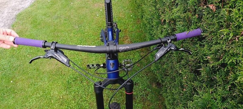 TREK SLASH 8 velikost M