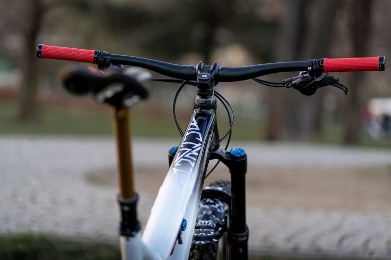 Commencal Meta AM 29, vel. L, FOX + Shimano Saint