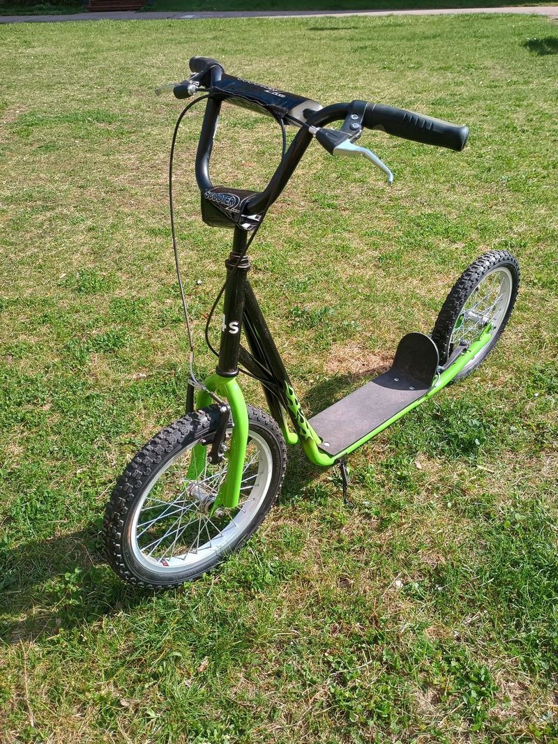 Koloběžka pro dospělé 16"