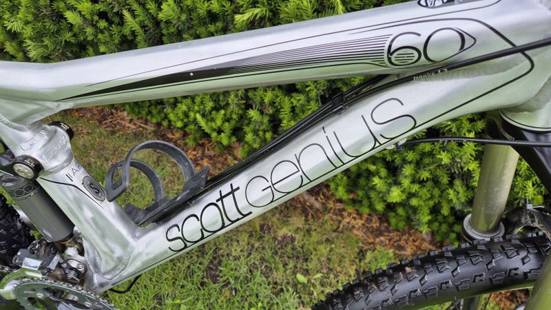 Celo odpružené kolo Scott Genius 60