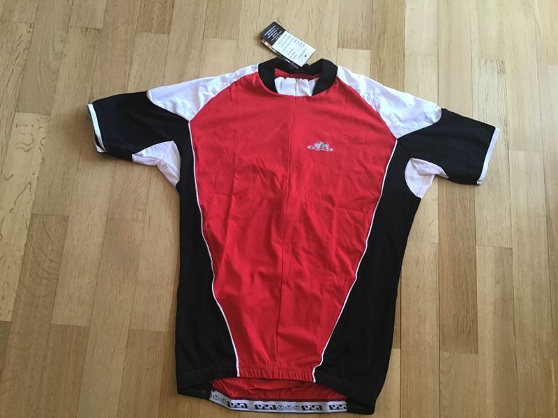 Dres Giessegi Vuelta červený 