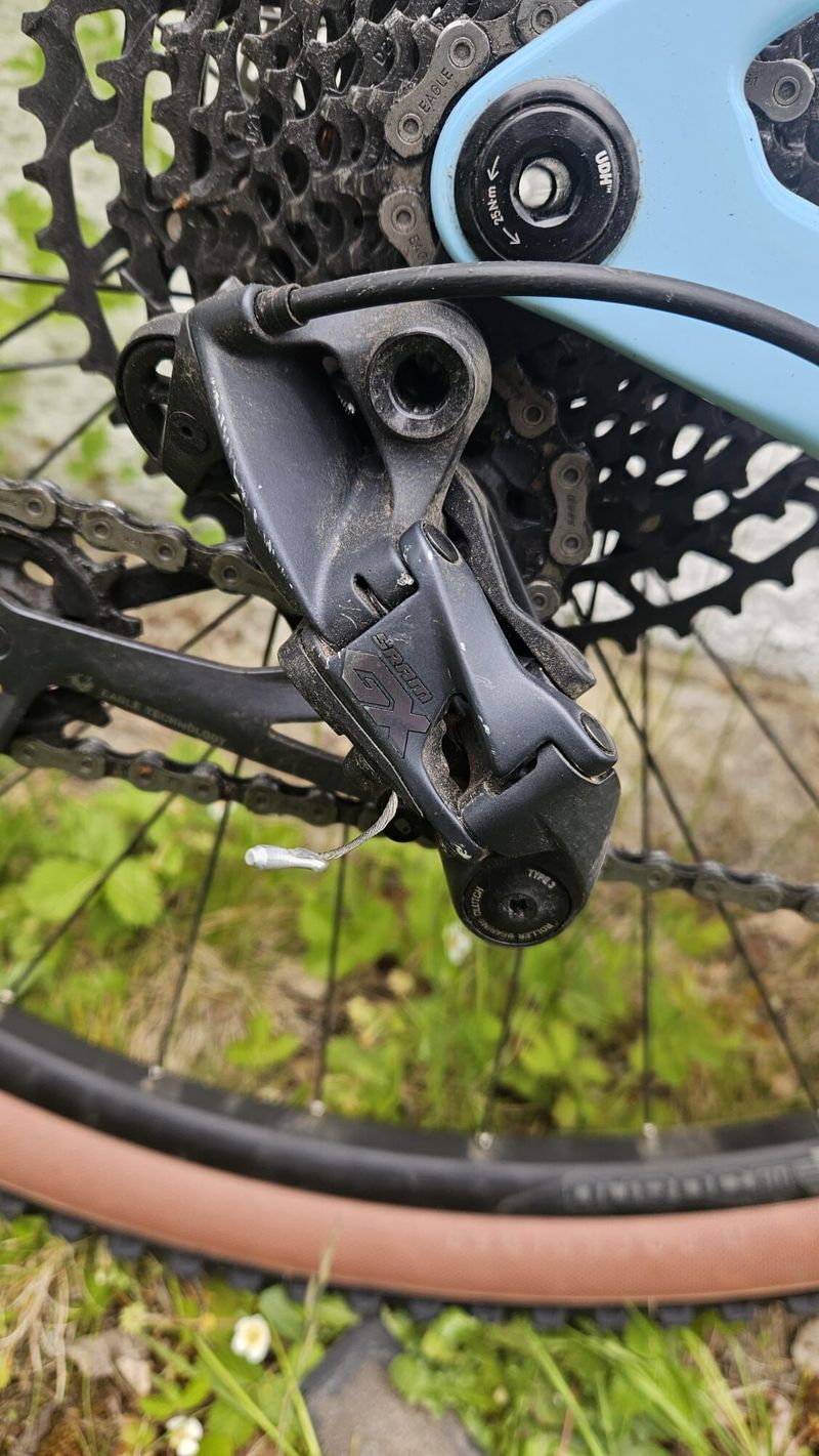 Horské XC kolo Race 740 s karbonovým rámem 