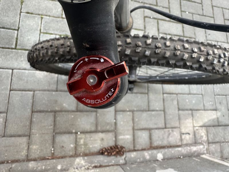 Superior F30 – celoodpružené MTB, velikost XL (20,5”)