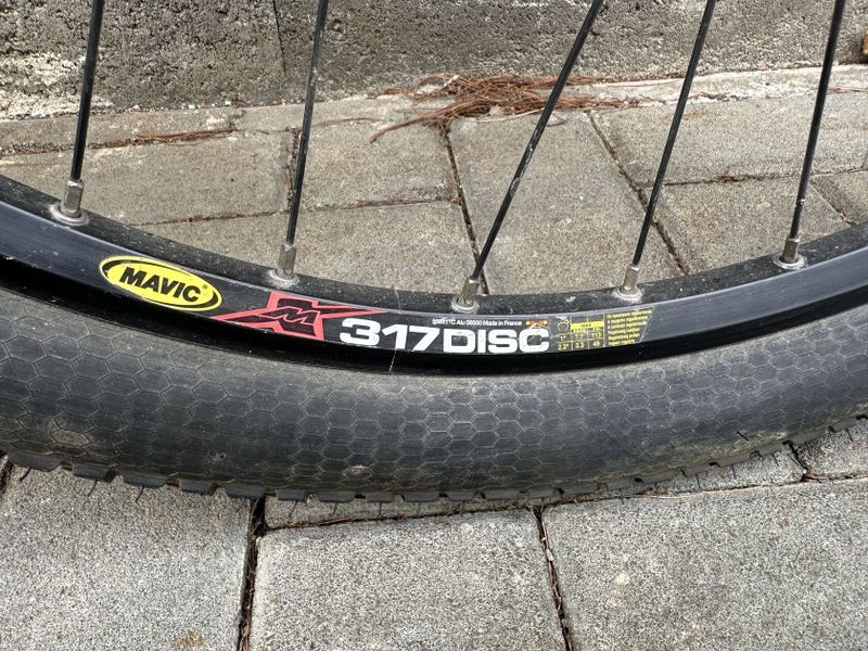 Superior F30 – celoodpružené MTB, velikost XL (20,5”)
