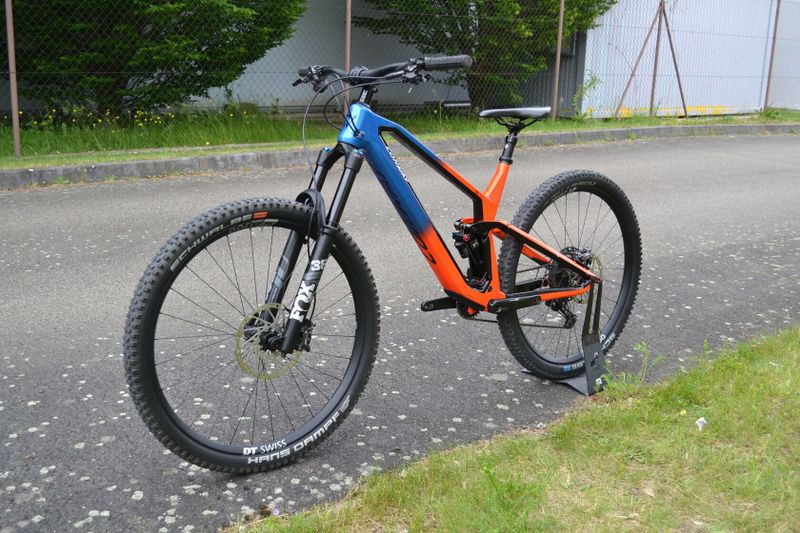 Conway WME 729 Carbon (L) REZERVACE
