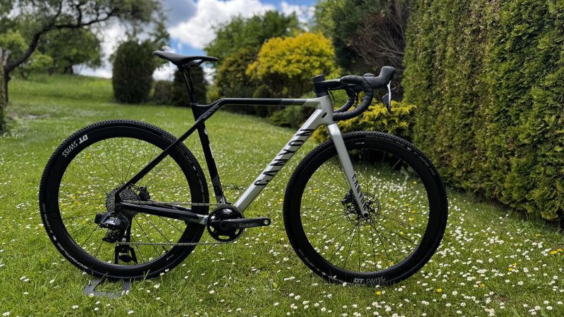 Canyon Inflite CF SLX 9