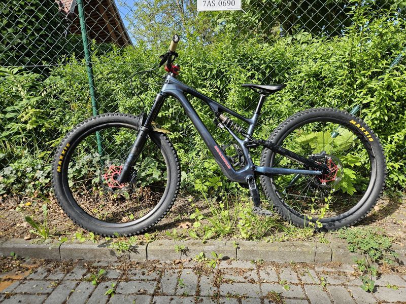 2022 Stumpjumper EVO Expert - velikost S3 ( karbonová a jiná vylepšení)