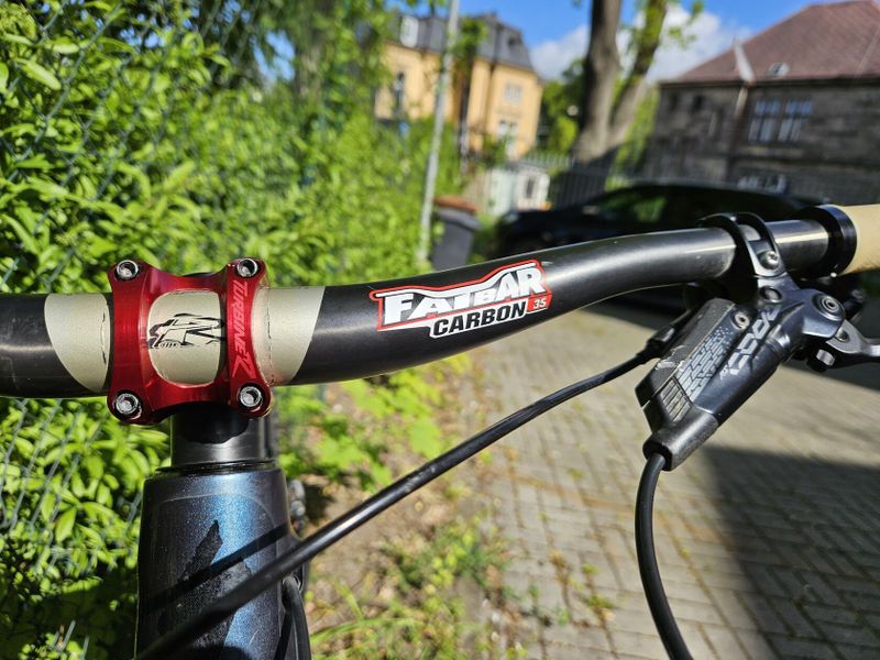 2022 Stumpjumper EVO Expert - velikost S3 ( karbonová a jiná vylepšení)
