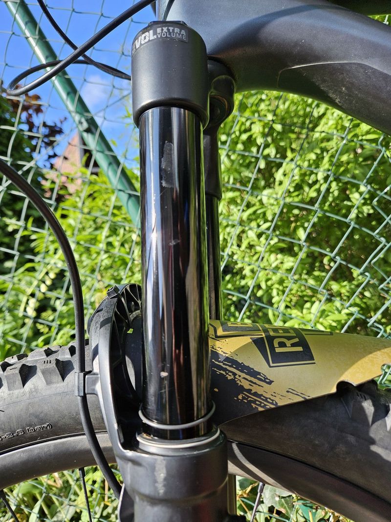 2022 Stumpjumper EVO Expert - velikost S3 ( karbonová a jiná vylepšení)