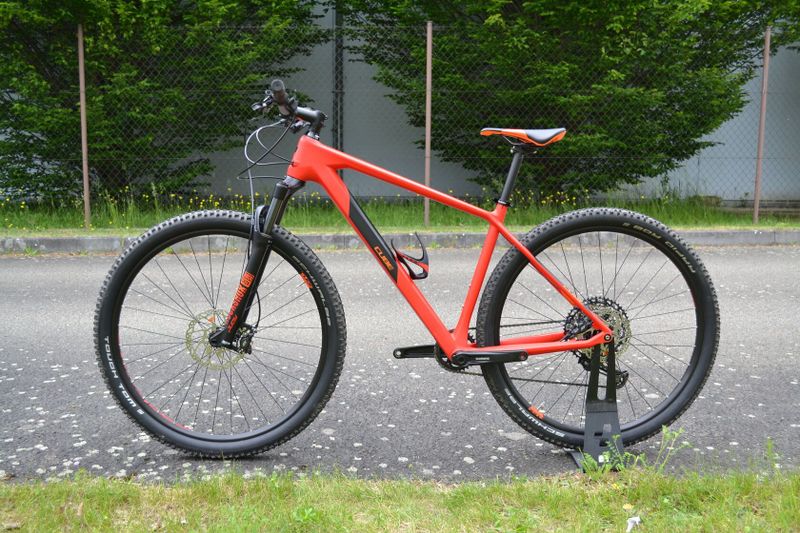 Cube Reaction Pro Carbon (L)