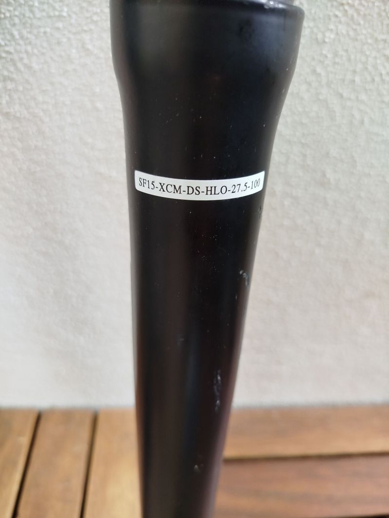 Odpružená MTB vidlice SR SUNTOUR 27,5"