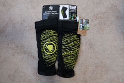 Endura Singletrack Lite II chrániče kolen, vel. S-M, nové