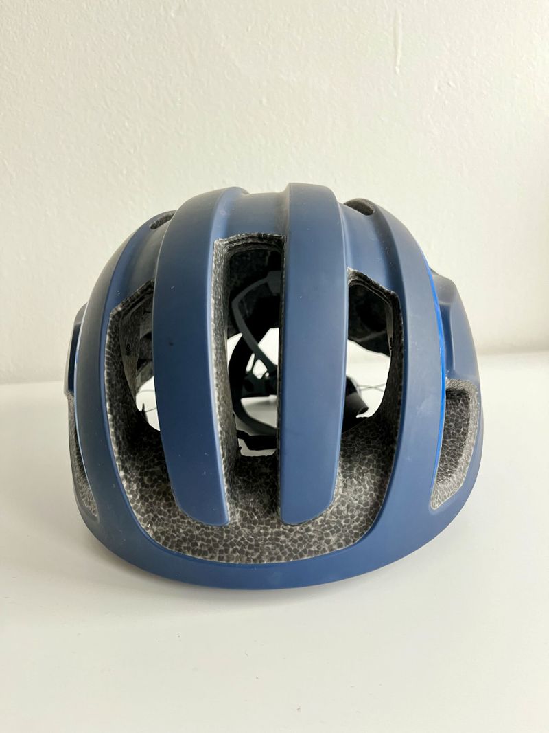 Oakley helma Aro3 Lite, p52-56