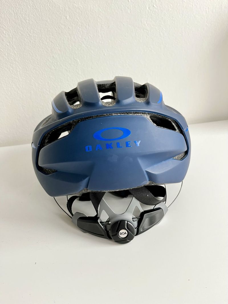 Oakley helma Aro3 Lite, p52-56