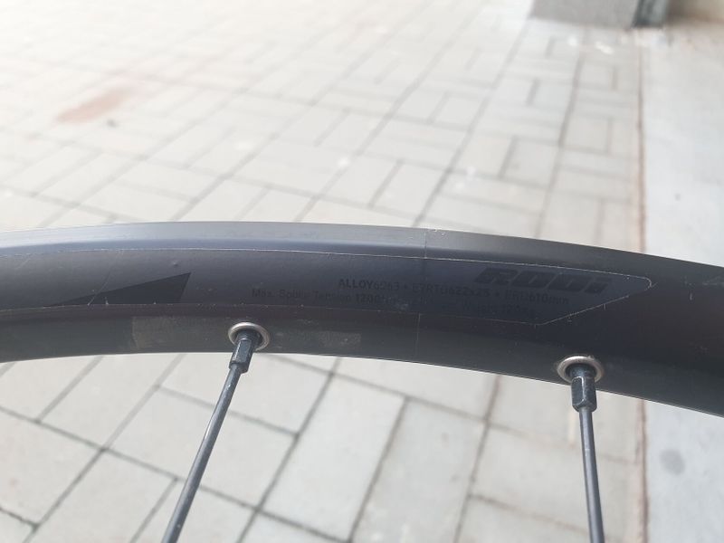 kola RODI TRYP 30, 29" s kotouči, osy boost, vnitřní šíře ráfku 30 mm, ořech micro spline
