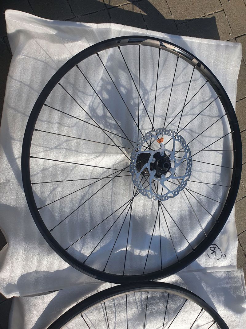 kola RODI TRYP 30, 29" s kotouči, osy boost, vnitřní šíře ráfku 30 mm, ořech micro spline