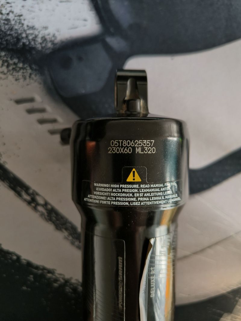 tlumič RockShox Deluxe RT 230 x 60, 230mm x 60mm, DebonAir