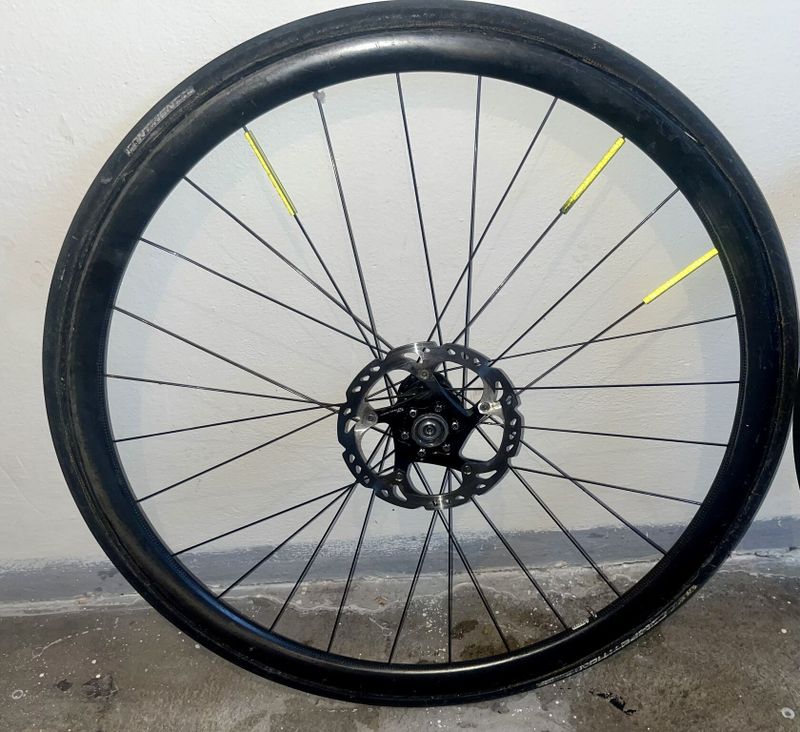 Silniční kolo Triban RC 500 + Karbonové Ráfky