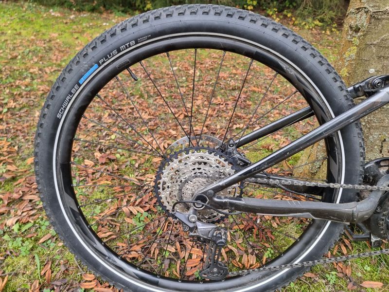 Giant Stance E+ 1 Pro, vel.L, kola 29" baterie 625Wh