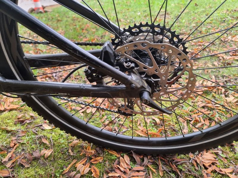 Giant Stance E+ 1 Pro, vel.L, kola 29" baterie 625Wh