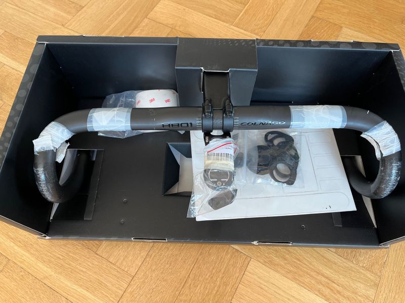 řídítka Colnago HB01 Carbon 440 mm s představcem Colnago SR9 100 mm
