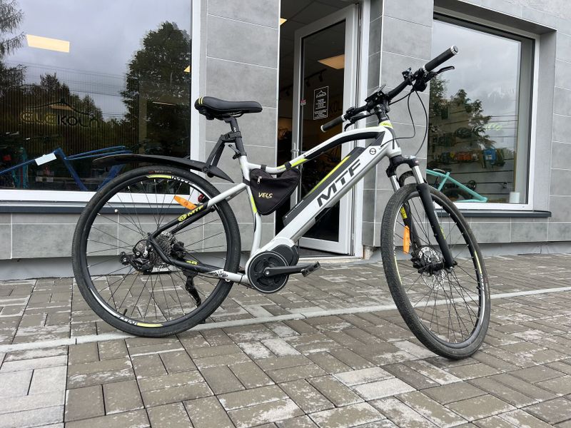 20" VÝKONNÉ TREKINGOVÉ, málo jeté, po servisu, 45km/h // P.C 50tis ✅