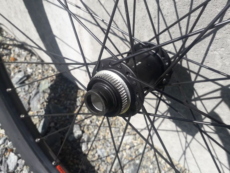 Zapletená kola Bontrager + pláště WTB