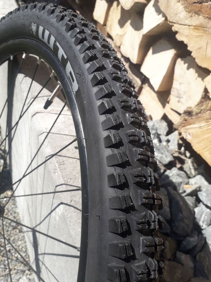 Zapletená kola Bontrager + pláště WTB