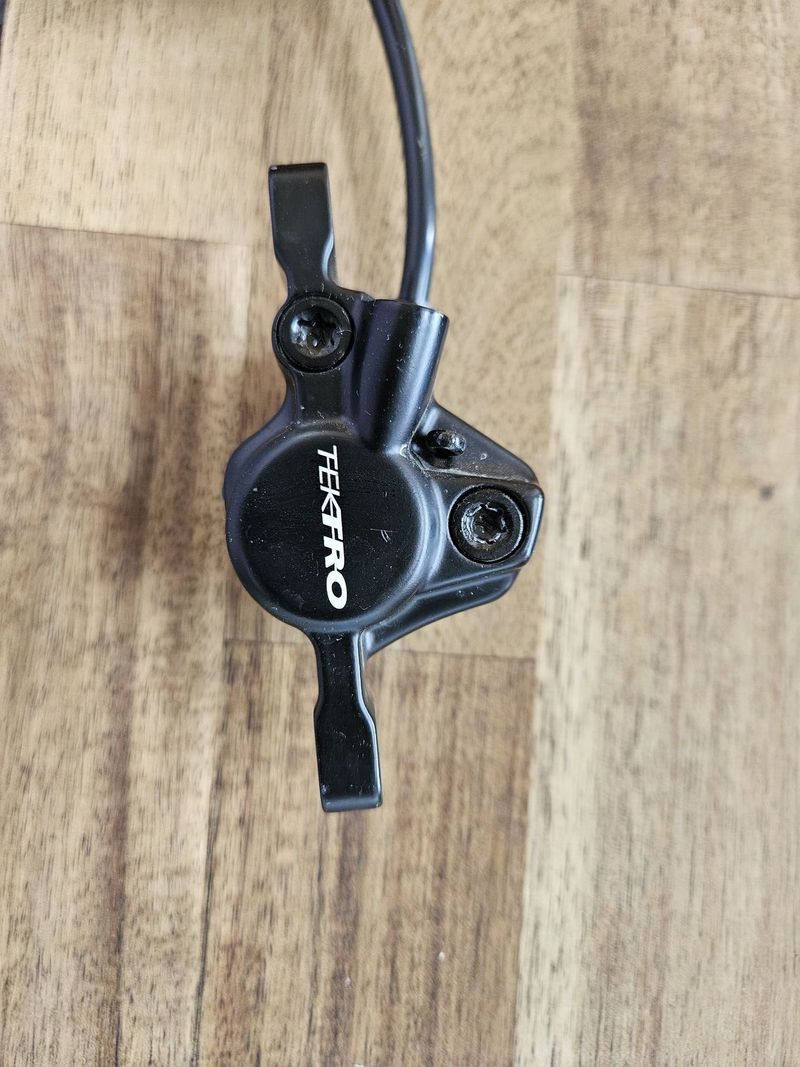 prakticky nejeté brzdy TEKTRO HD-M275