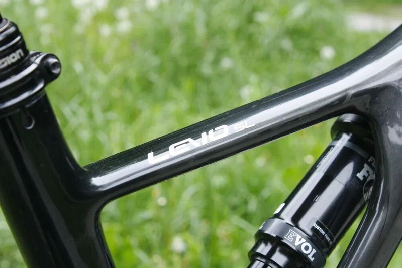 Specialized Turbo Levo SL Expert Carbon - very low milage