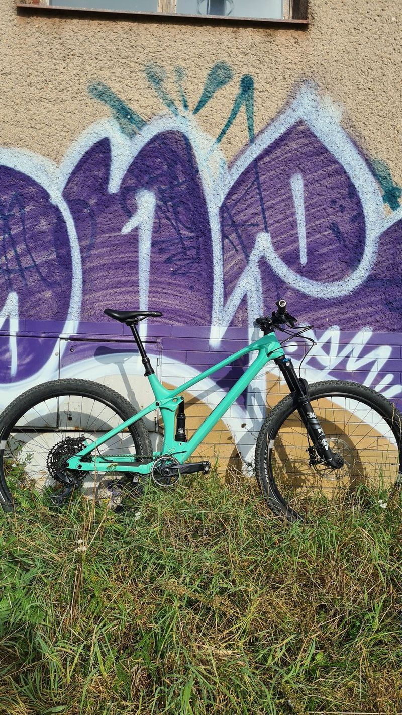 Yt izzo carbon topkomponenty L