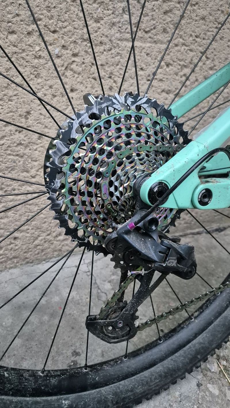 Yt izzo carbon topkomponenty L