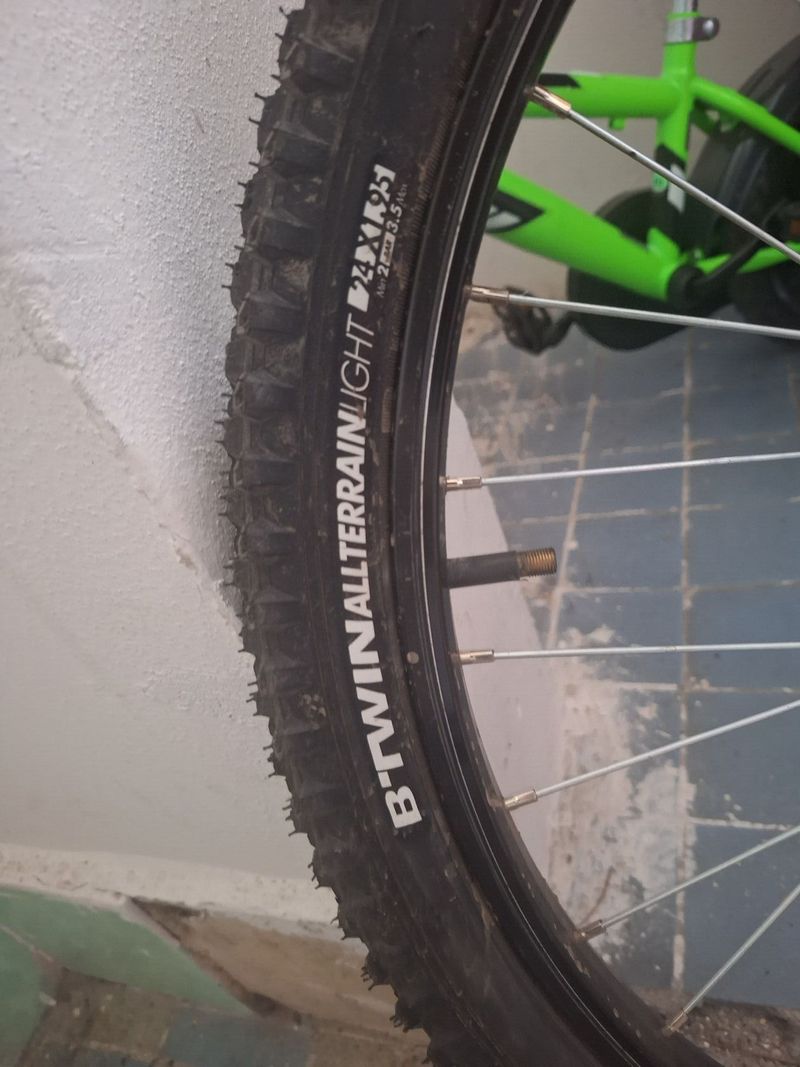 Dětské horské kolo Rockrider ST500 velikost kol 24”