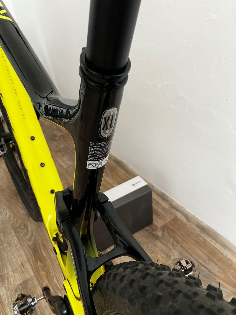 Scott Spark World Cup-elektrika SRAM XX1 AXS, teleskop, karbonová kola i řidítka, Shimano XTR brzdy