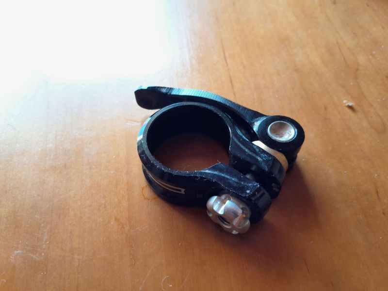 sedlová objímka Hope na rychloupínák (30mm)