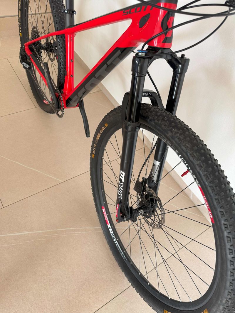 Scott Scale 940, hmotnost 10,9 kg, red S