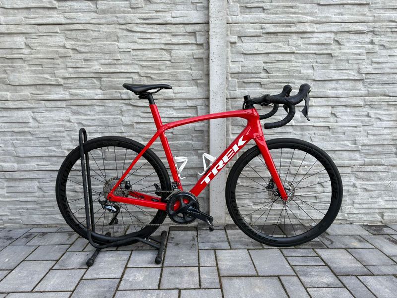 Trek Domane sl6 - karbonová kola bontrager 