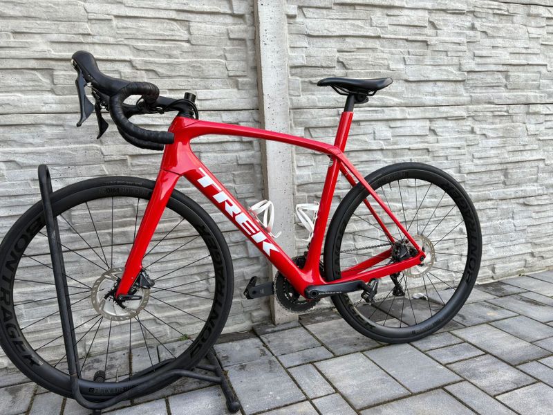 Trek Domane sl6 - karbonová kola bontrager 