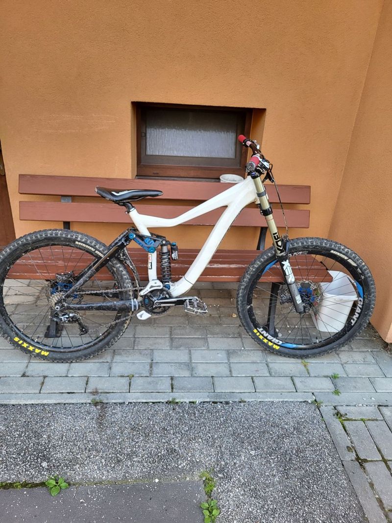 Prodám Giant Glory 2014 – dobrý stav