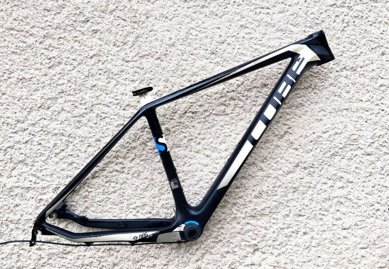CUBE Reaction GTC Carbon 27.5" - vel. M - 1360 g !!!