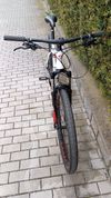 Ghost Kato 7.9 AL star white, kola 29", velikost L