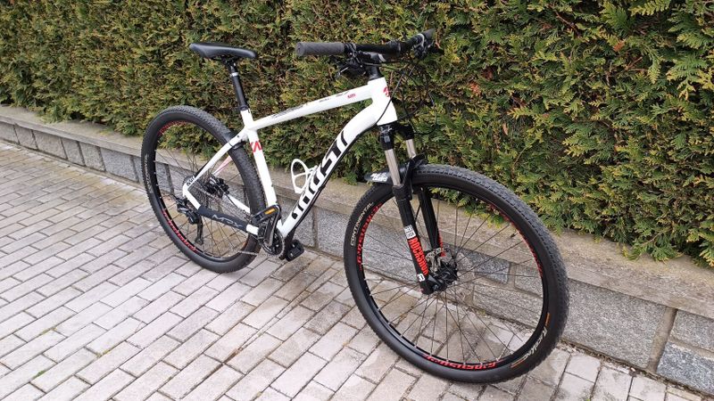 Ghost Kato 7.9 AL star white, kola 29", velikost L