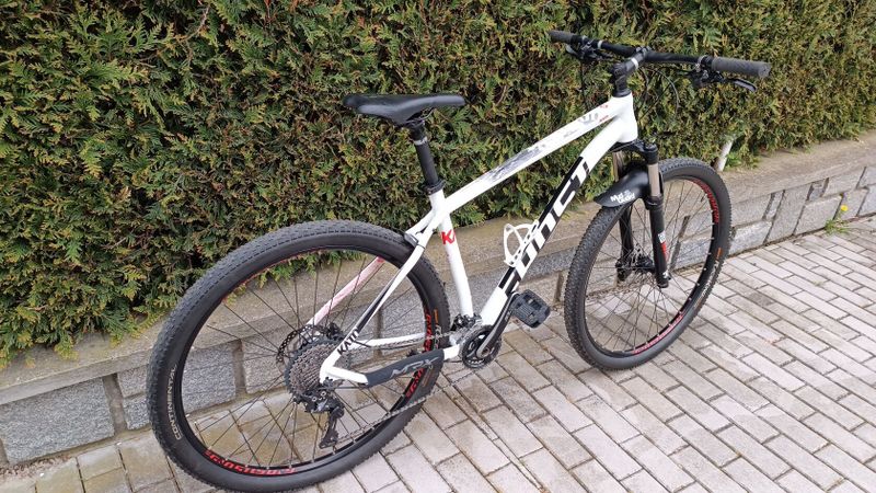 Ghost Kato 7.9 AL star white, kola 29", velikost L