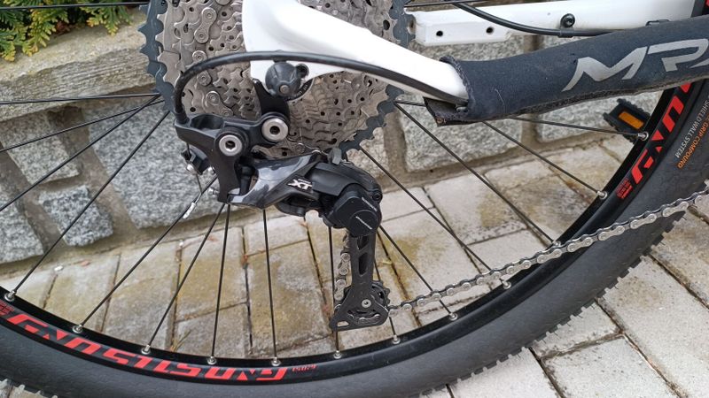 Ghost Kato 7.9 AL star white, kola 29", velikost L
